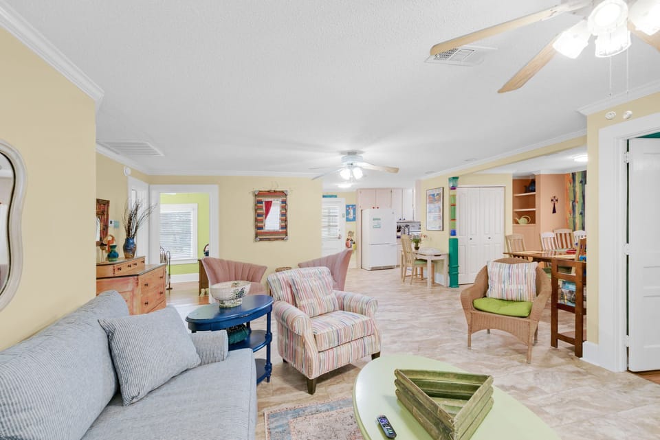 Living room to kitchen view
