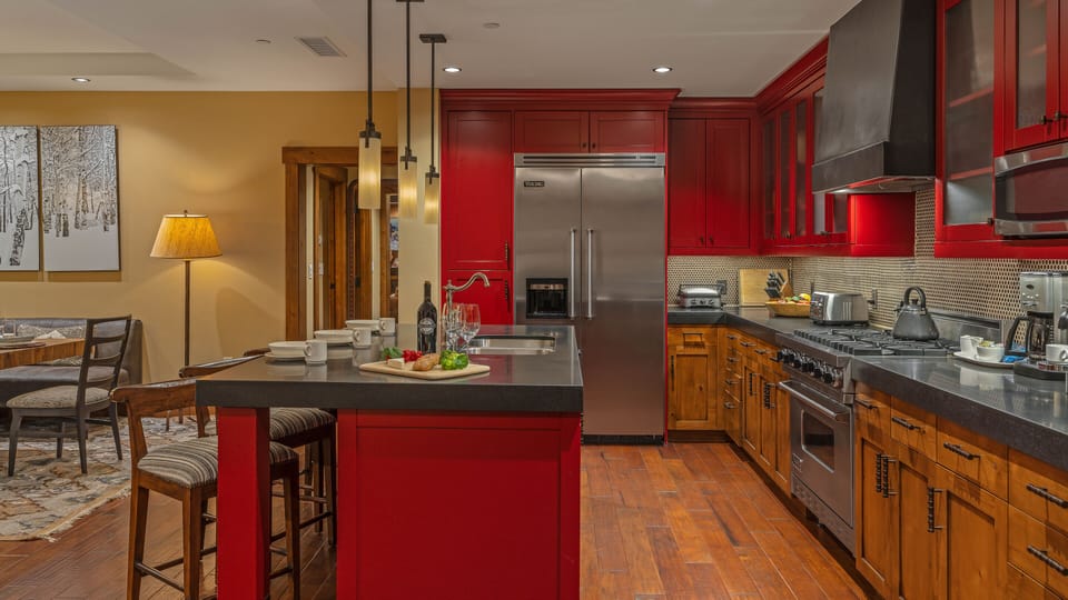 Kitchen, Main Level - Large island