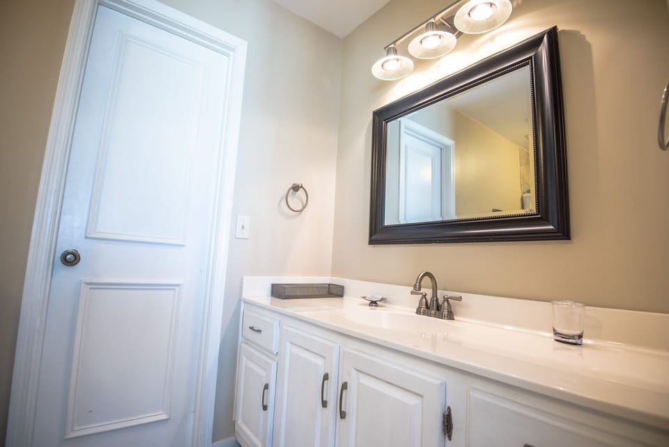 Master bedroom bathroom