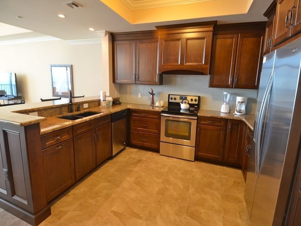 Phoenix West II 3104 Kitchen