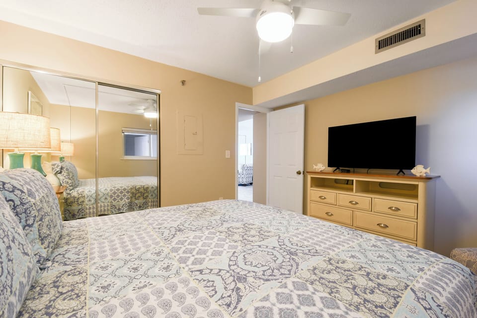 Destin on the Gulf 204 - Guest Bedroom with Flat-Screen TV