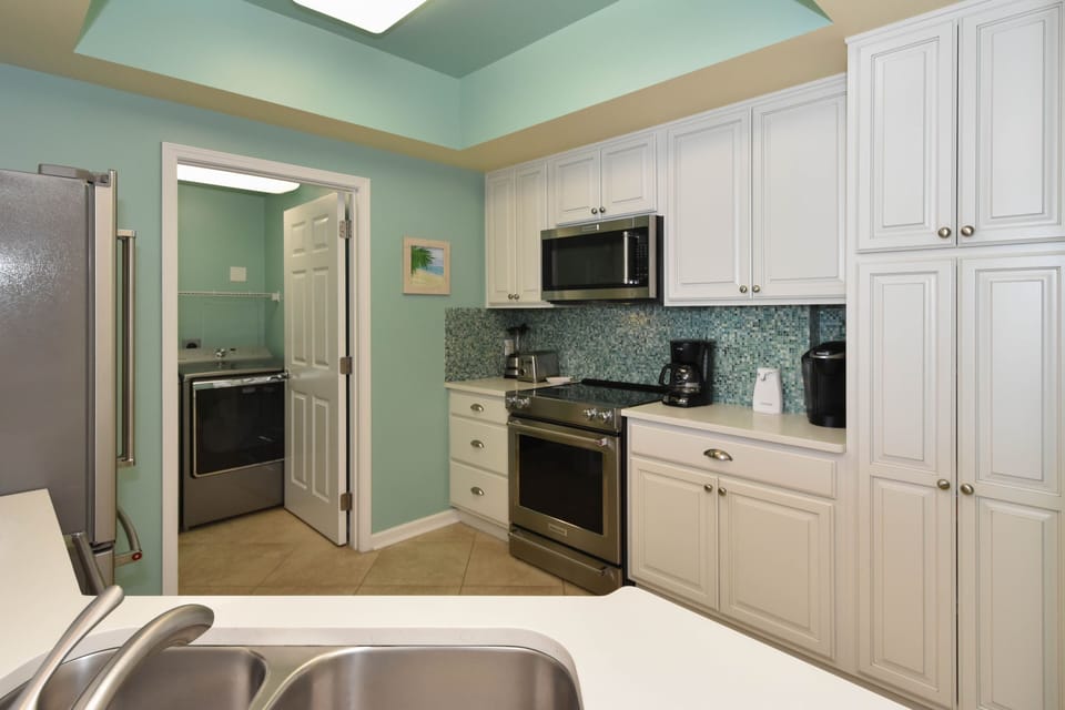 Silver Beach Towers East 1105 - Fully Equipped Kitchen