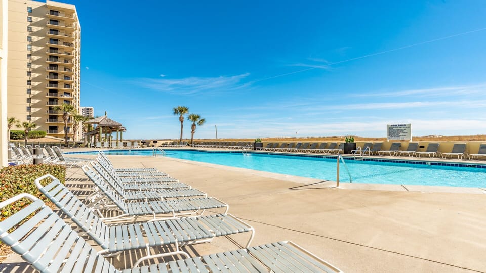 Phoenix VI Outdoor pool
