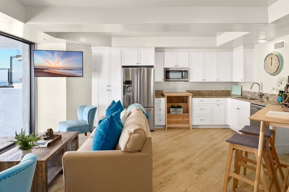 1643 Beach Level