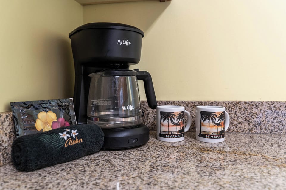 Full Size Kitchen - Hawaiian-Inspired Details