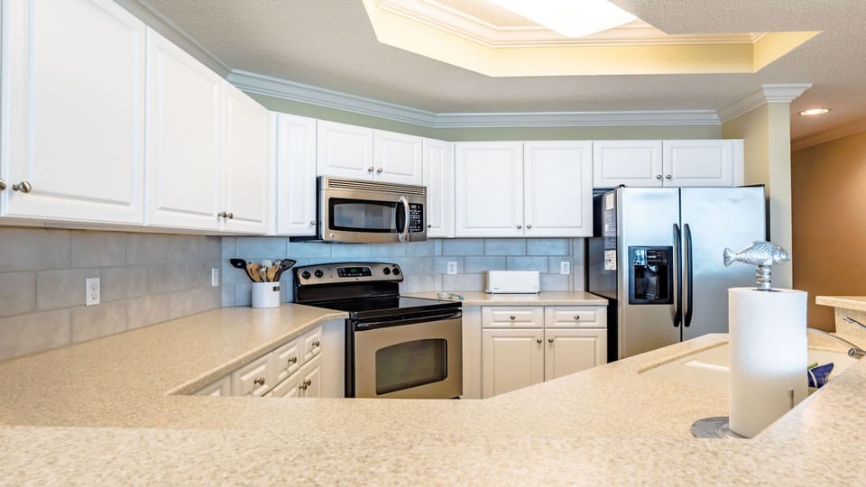 Phoenix West 204 Kitchen