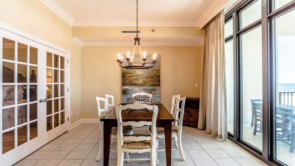 Phoenix West 204 Dining