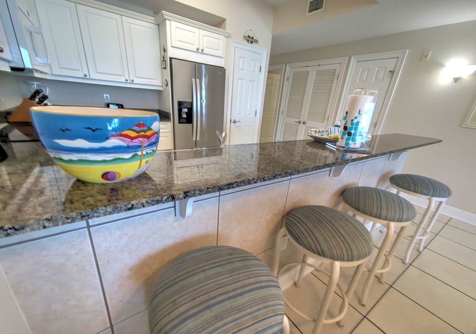 Summer Place #402 Kitchen