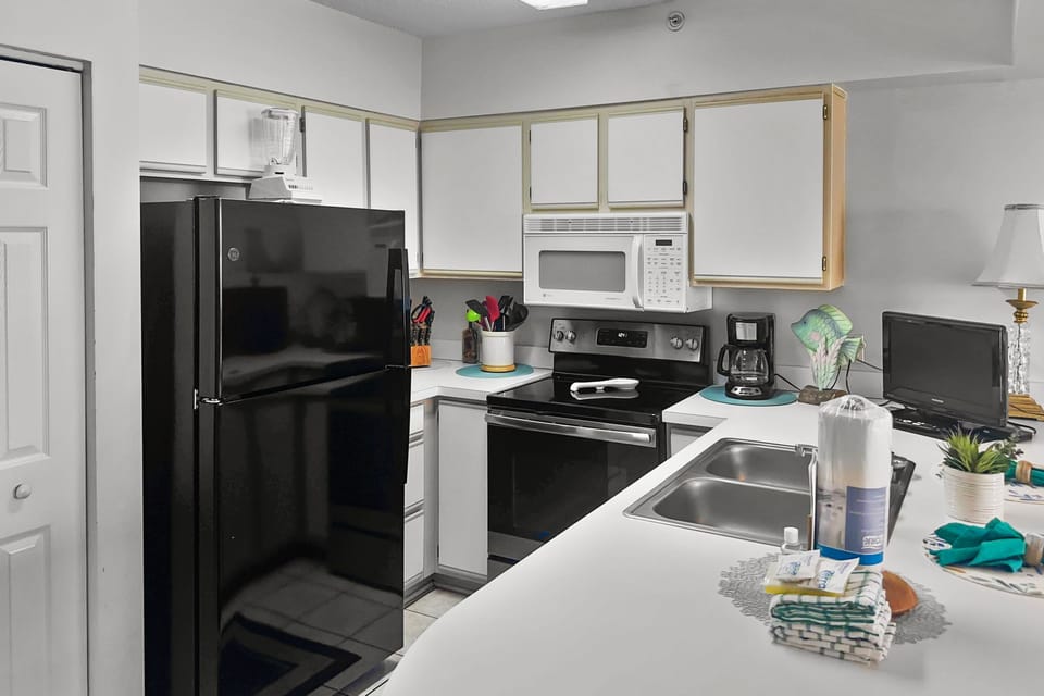 Emerald Towers West #4001 Kitchen