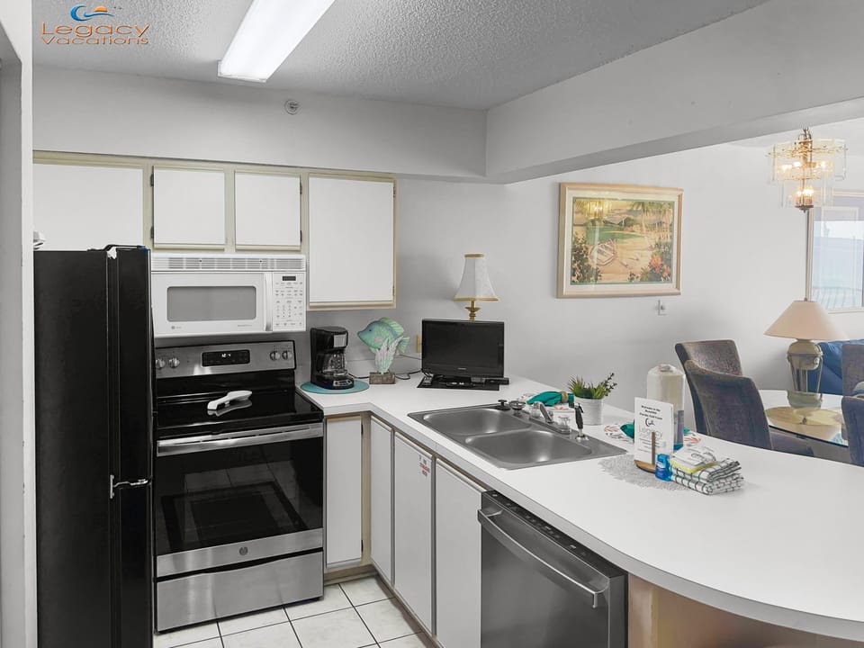 Emerald Towers West #4001 Kitchen