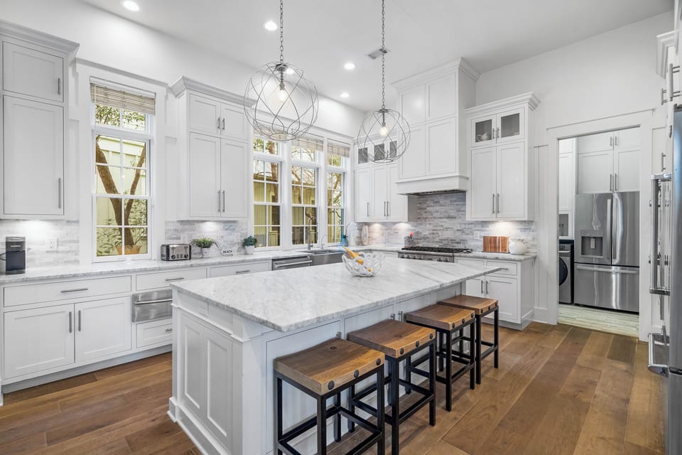 Well stocked for meal prep, enjoy cooking with your family
