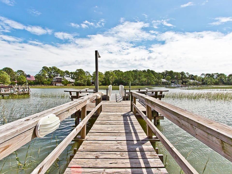 Chimney Pot Cottage with private dock on tidal creek.