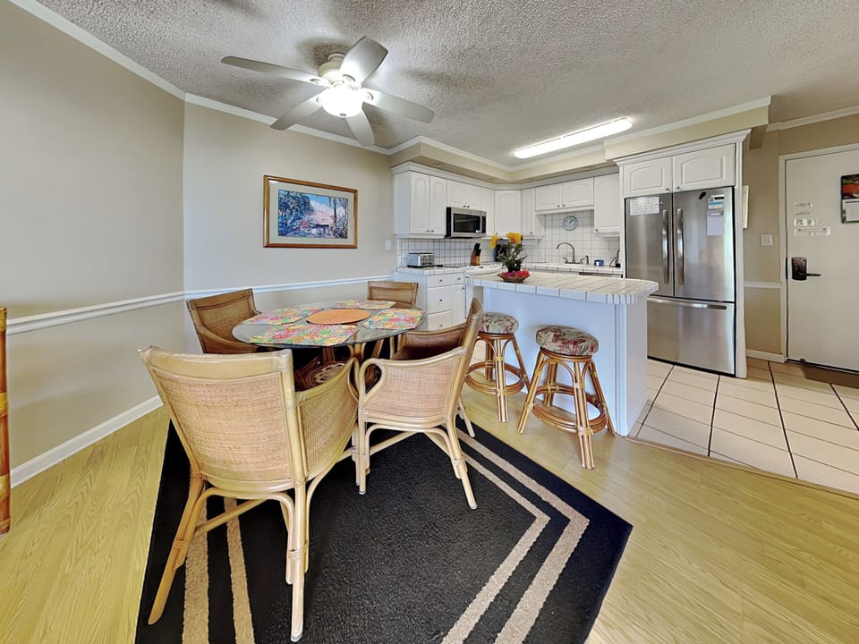 Dining Area - Table for 4 + Countertop Seating for 2