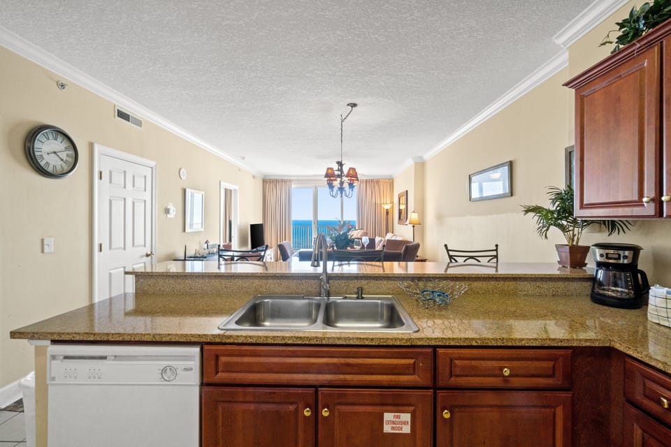 Full Size Kitchen