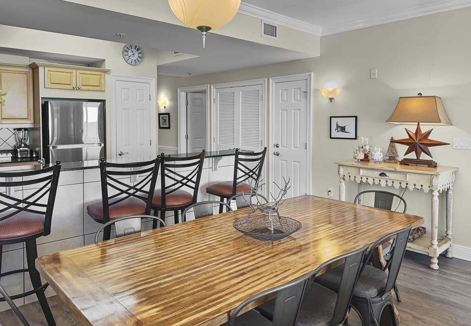 Summer Place #209 Dining Area with Extra Bar Seating