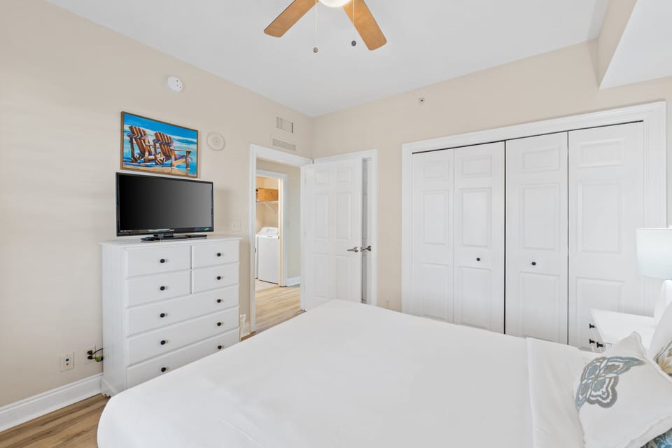 Bedroom 2 with Queen Size Bed