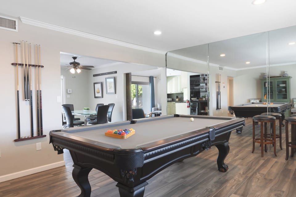 K0031 Pool table