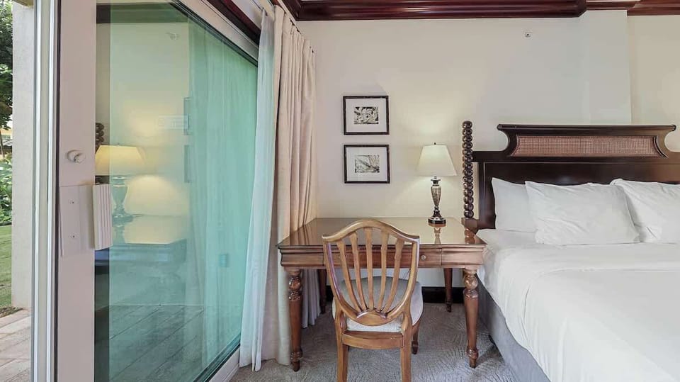 Great desk area in master should you have some work to do while visiting us on Kauai!