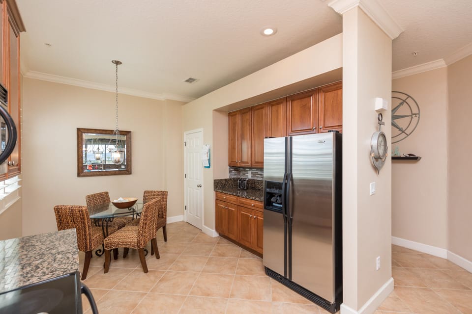 Plenty of storage space in the pantry.