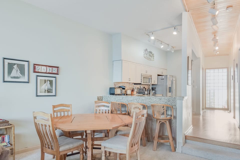 CR302: Crystal Shores Condo 302 | Dining