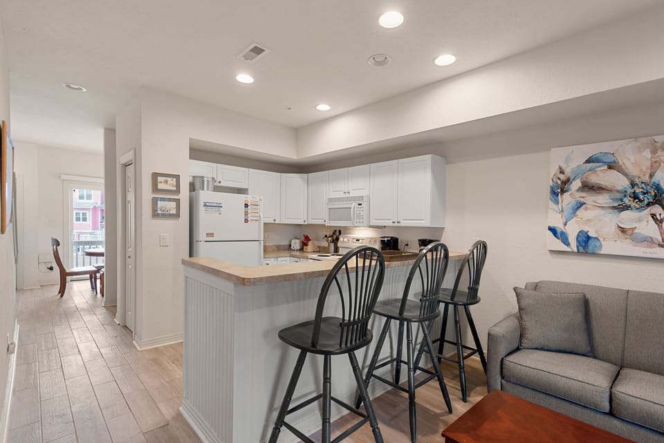 BB109: Bermuda Bay 109 | Mid Level Living Area and Kitchen