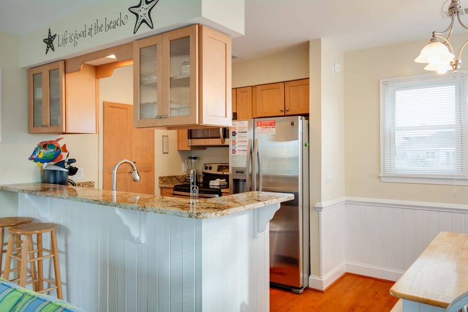 L23: On The Sunny Side | Top Level Kitchen