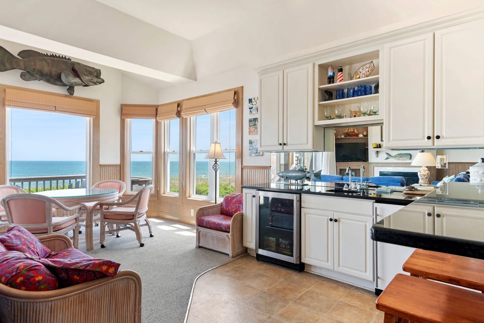 SP5B: Sea Pointe Paradise | Top Level Breakfast Nook