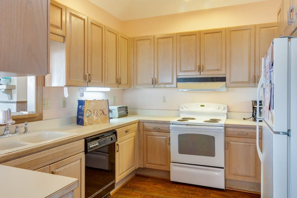 SP7A: Beach Break | Top Level Kitchen