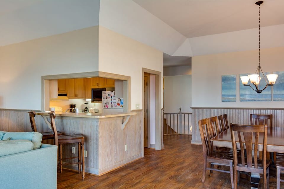 SP7A: Beach Break | Top Level Dining Area and Kitchen