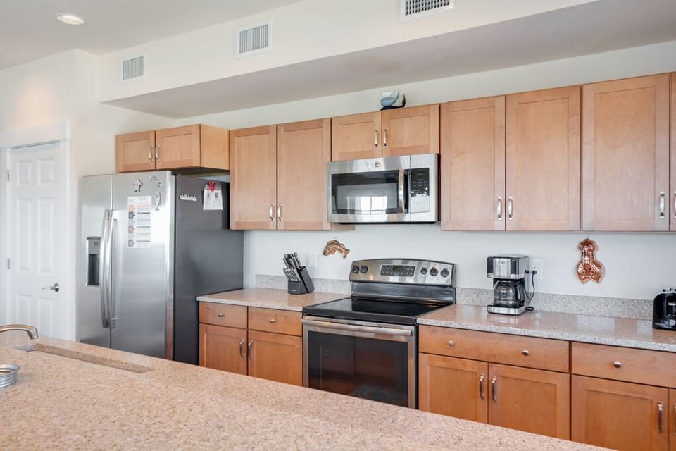 SE402: Seven Cs 402 | Kitchen Area