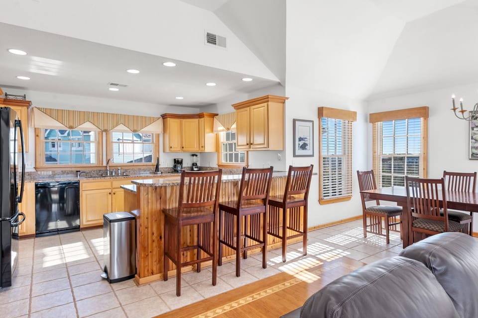 SW05: Seawatch 5 | Top Level Kitchen