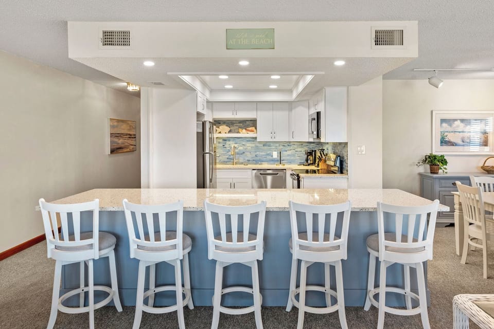 H204S: Heron Cove 204S | Kitchen