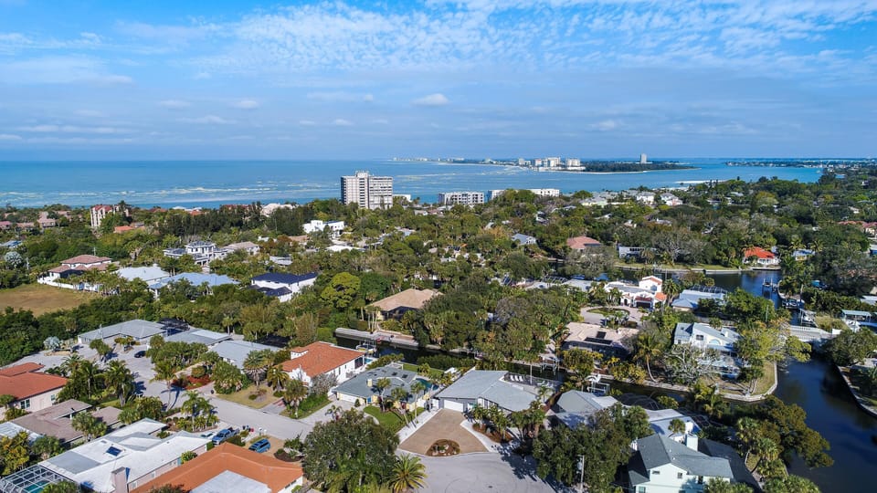 Just a 12-minute stroll from Siesta Key Beach's powdery white sands—your gateway to coastal bliss and vibrant island life.