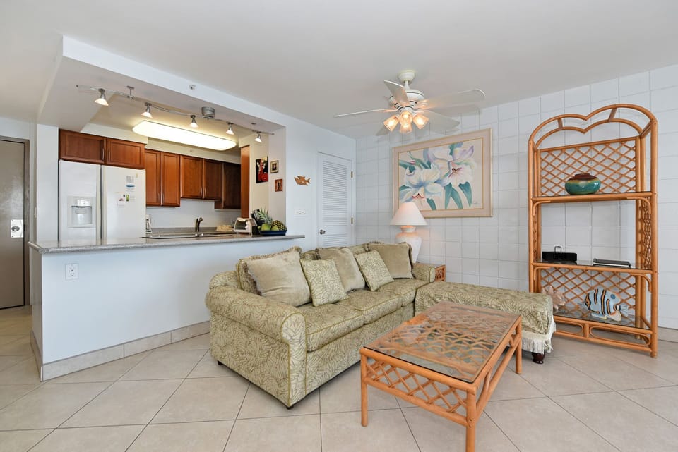 Spacious, open floor plan, fully equipped!