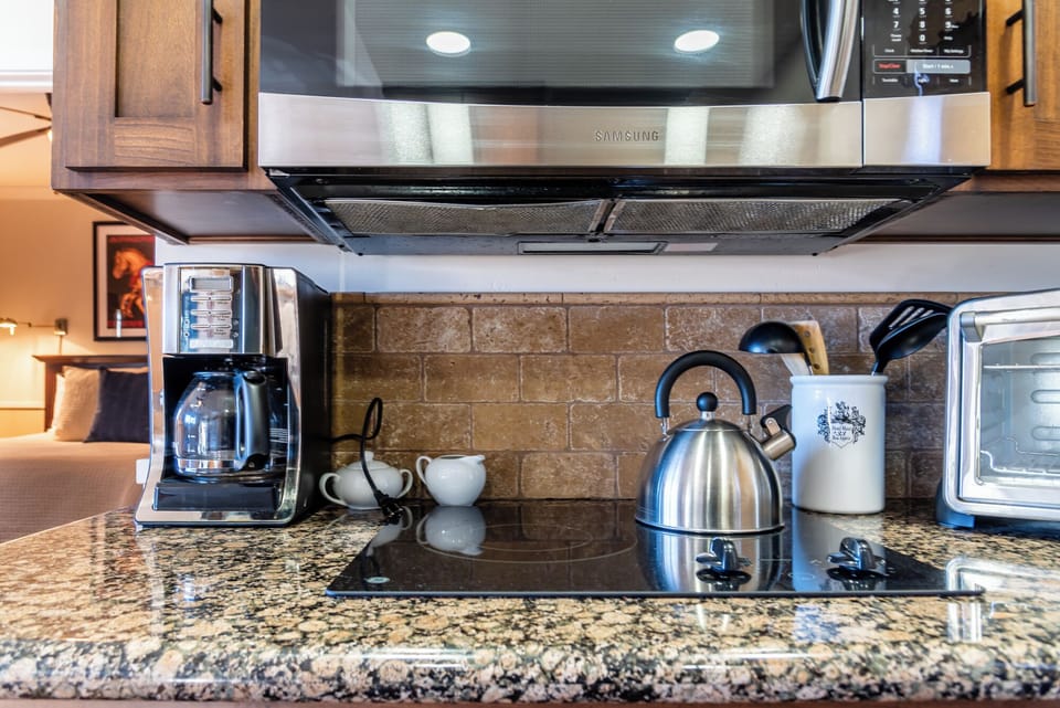 Gather around the cooktop and keep drinks ready on the counter