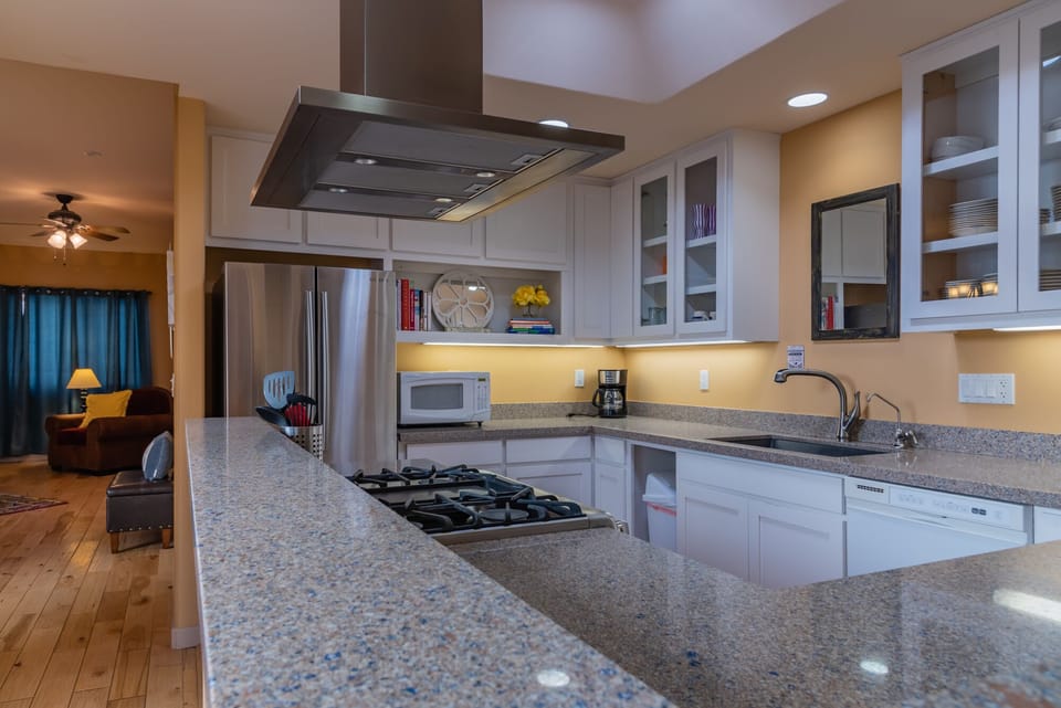 Modern Kitchen with Stainless Steel Appliances