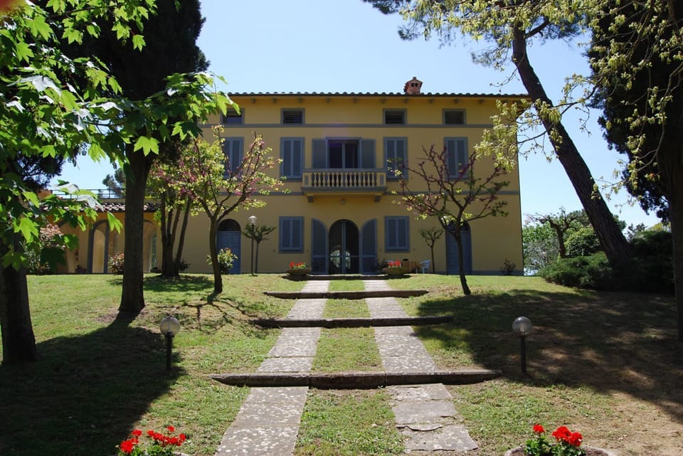 Plant, Sky, Building, Property, Window, Botany, Tree, House, Grass, Land Lot