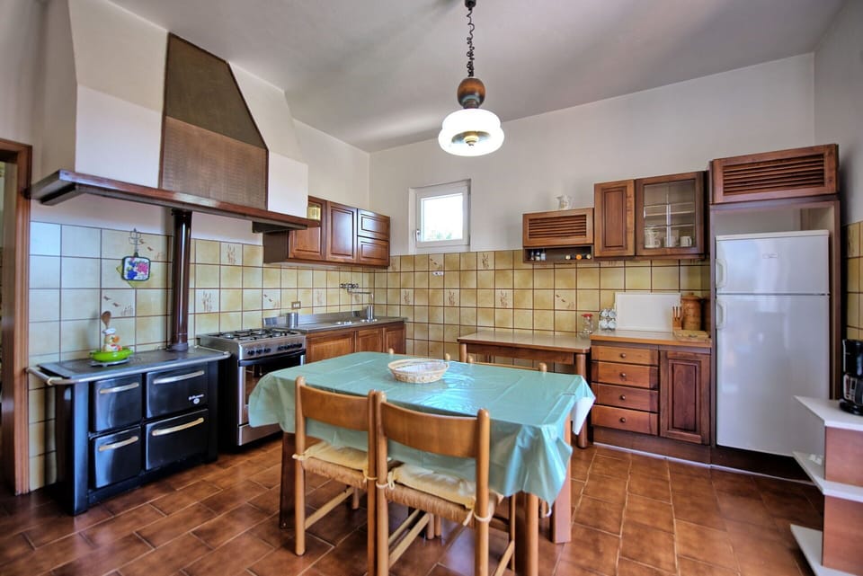 Dining Room, Kitchen
