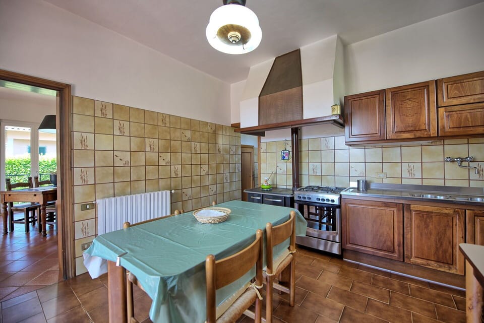 Dining Room, Kitchen