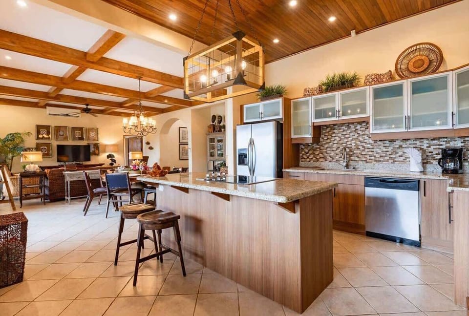 Gourmet kitchen, oversized island, granite countertops