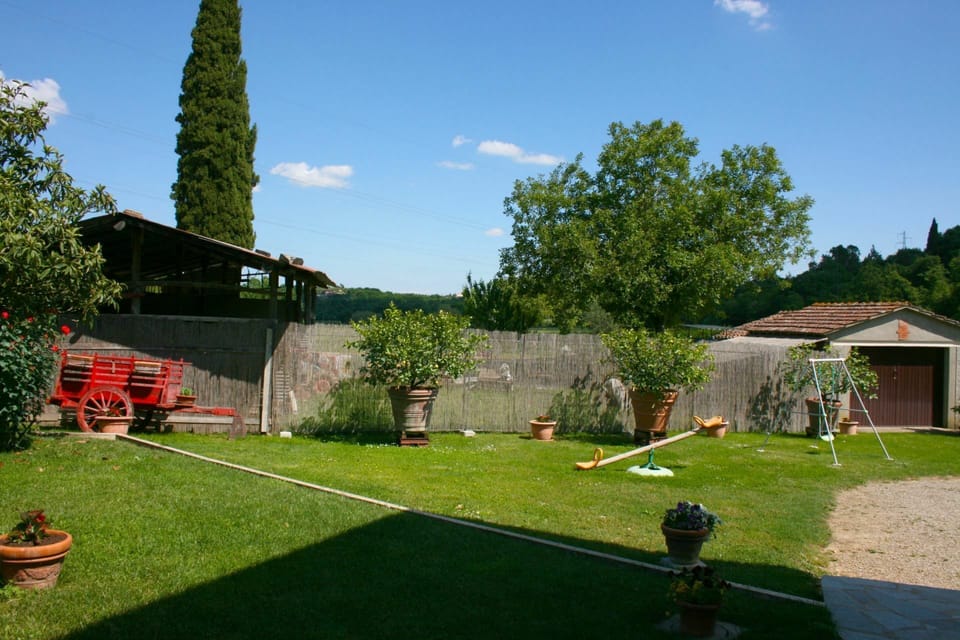 Sky, Cloud, Plant, Tree, Land Lot, Flowerpot, Cottage, Leisure, Shrub, Grass