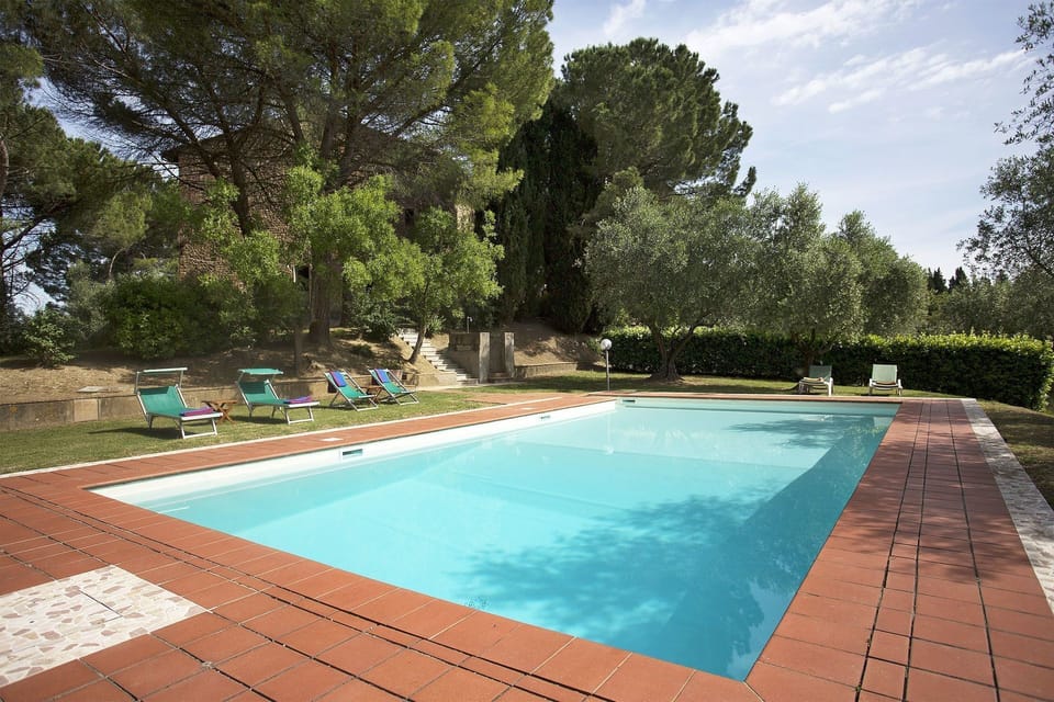 Building Exterior, Pool