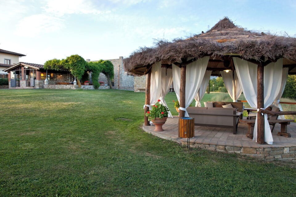 Shade, Garden, Hacienda, Outdoor Structure, Backyard, Lawn, Yard, Estate, Landscaping, Gazebo