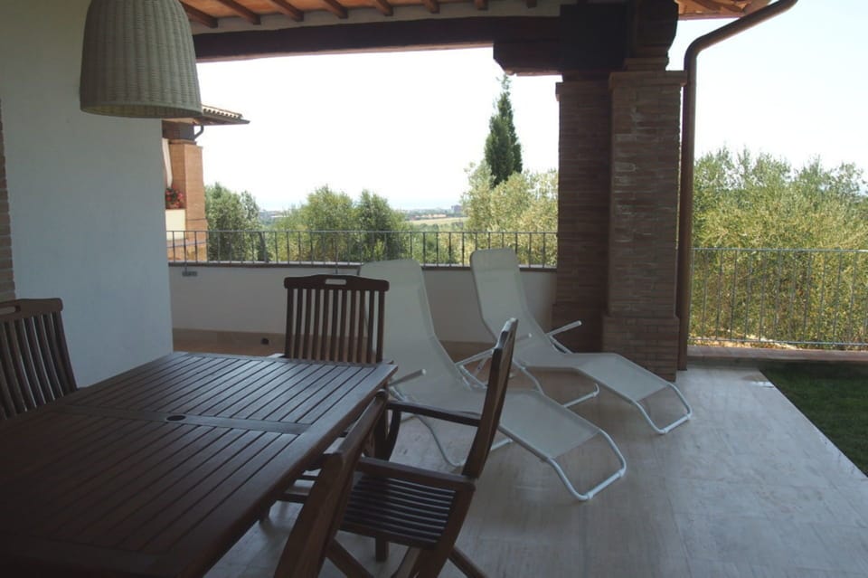 Balcony / Terrace / Patio, Building Exterior, Outdoor