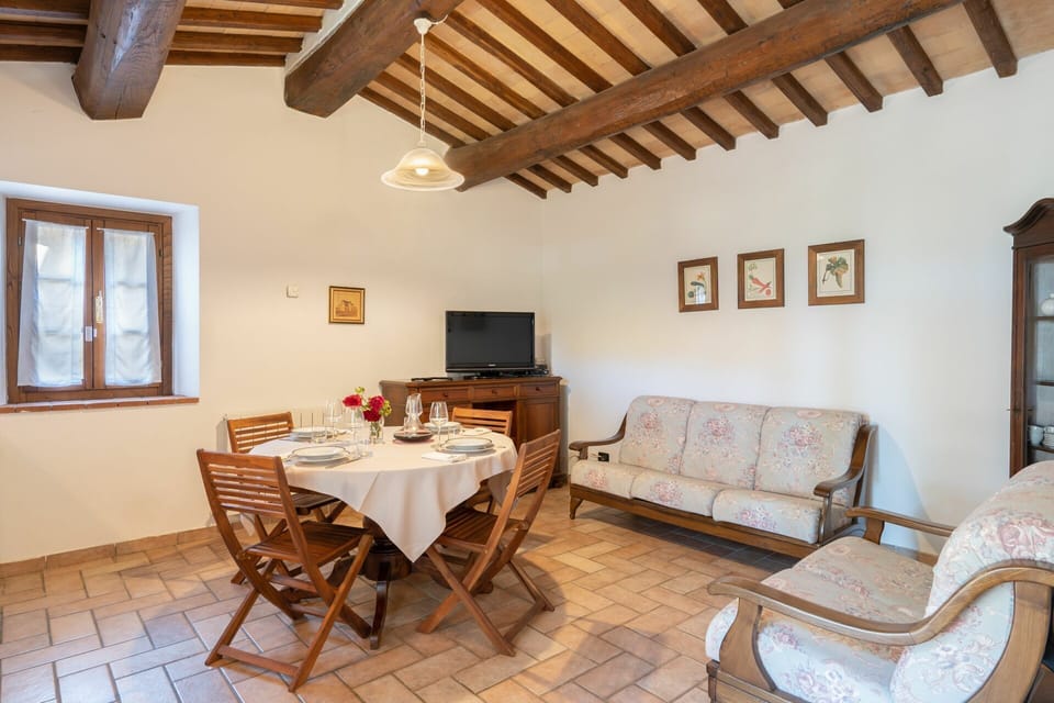 rocche-di-valiano-chianti-castelnuovo-berardenga-multiproprietà-mimosa-living-room
