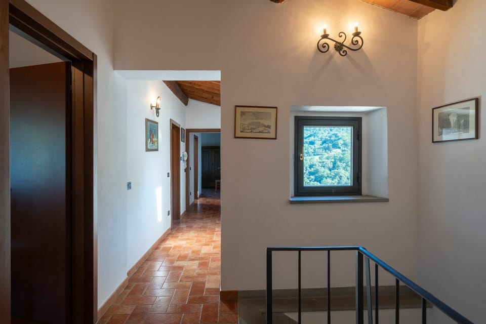 Room Detail