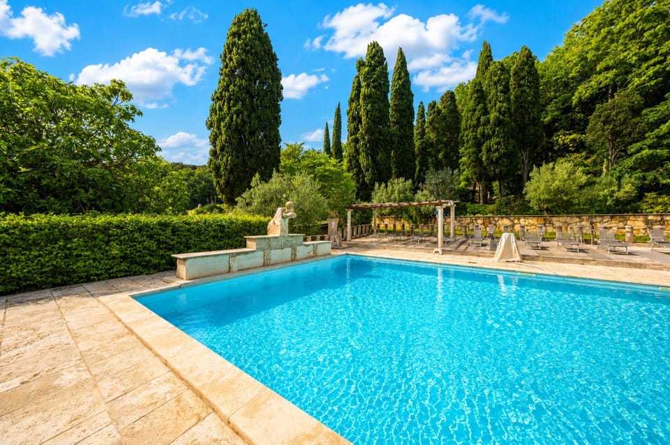 Building Exterior, Outdoor, Pool