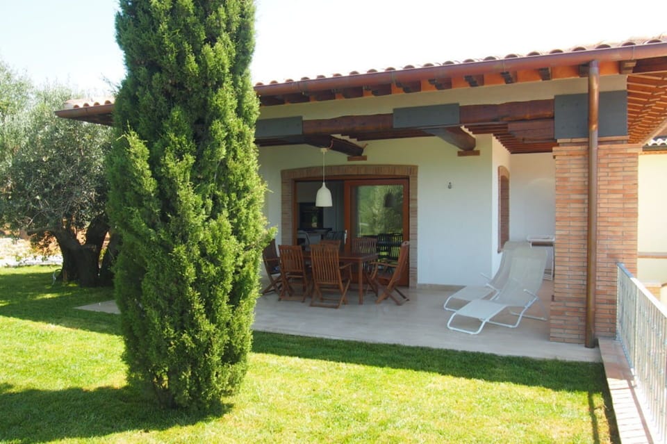 Balcony / Terrace / Patio, Building Exterior, Garden, Outdoor