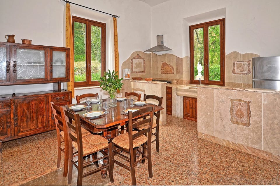 Dining Room, Kitchen