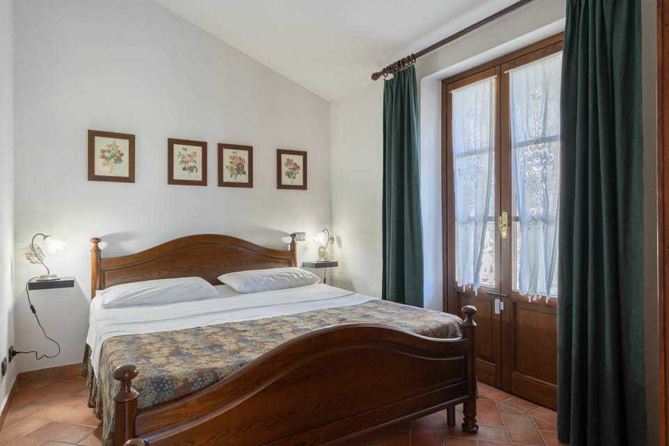 rocche-di-valiano-chianti-castelnuovo-berardenga-ortensia-bedroom